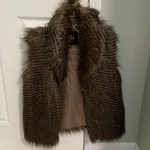 Fur vest